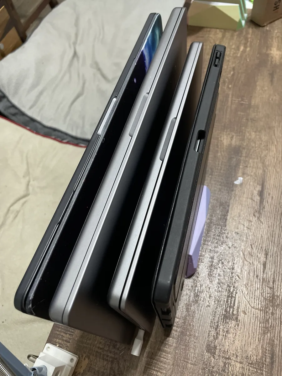 Vertical Laptop Stand QUAD (iPad/ tablet/Macbook), photo 4 of 4 - Vertical Laptop Stand QUAD (iPad/ tablet/Macbook) Mobile & Device Accessories