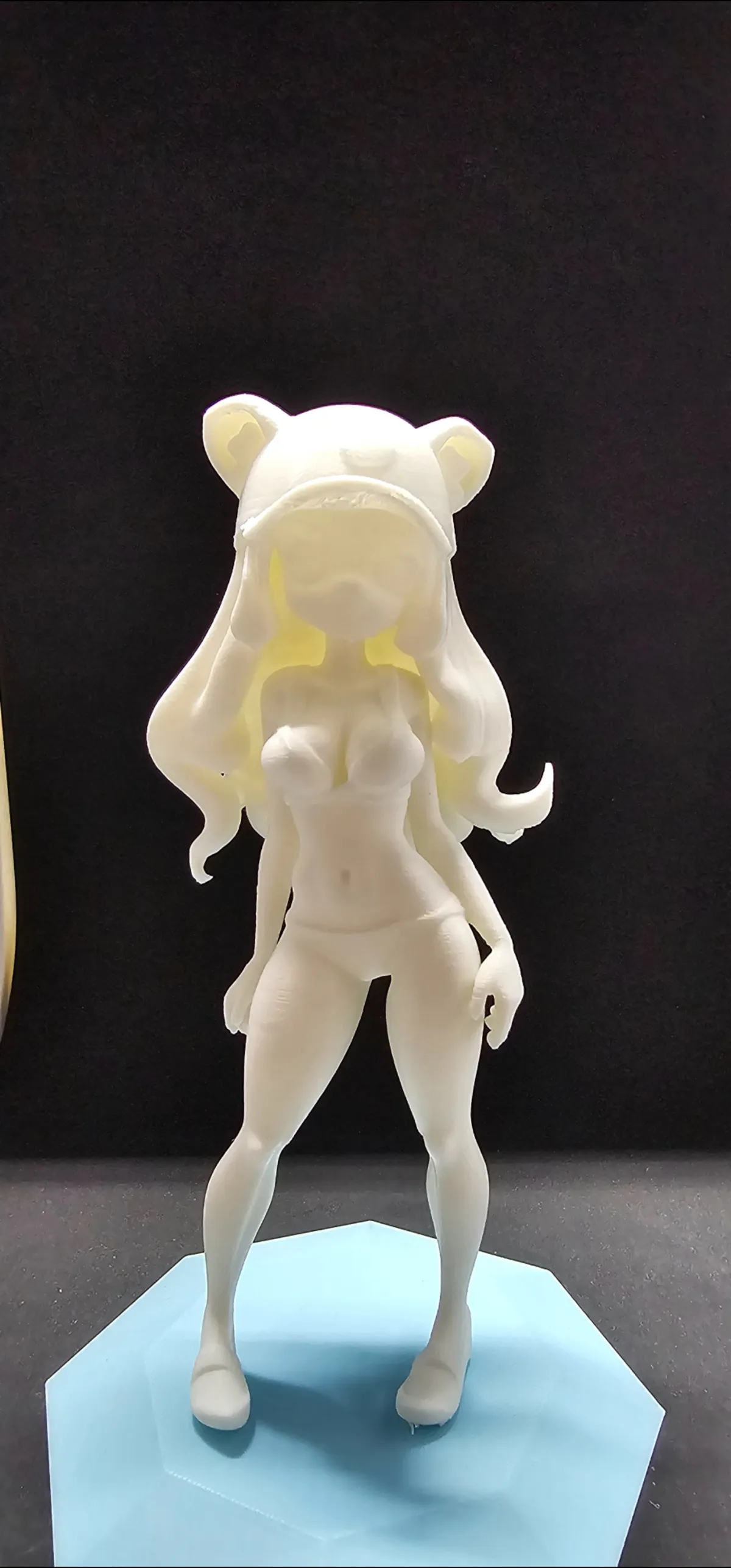 ANIME WOMAN WITH CUTE HAT, photo 4 of 4 - ANIME WOMAN WITH CUTE HAT Jewellery & Accessories