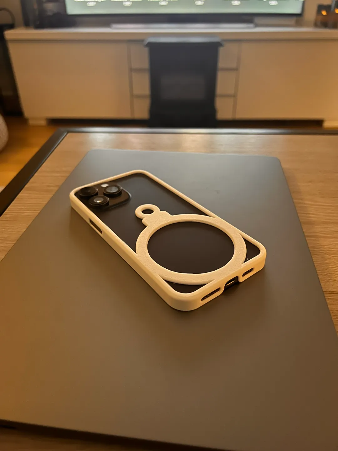 Iphone 14 Pro Max Ornament Case, photo 3 of 4 - Iphone 14 Pro Max Ornament Case Mobile & Device Accessories