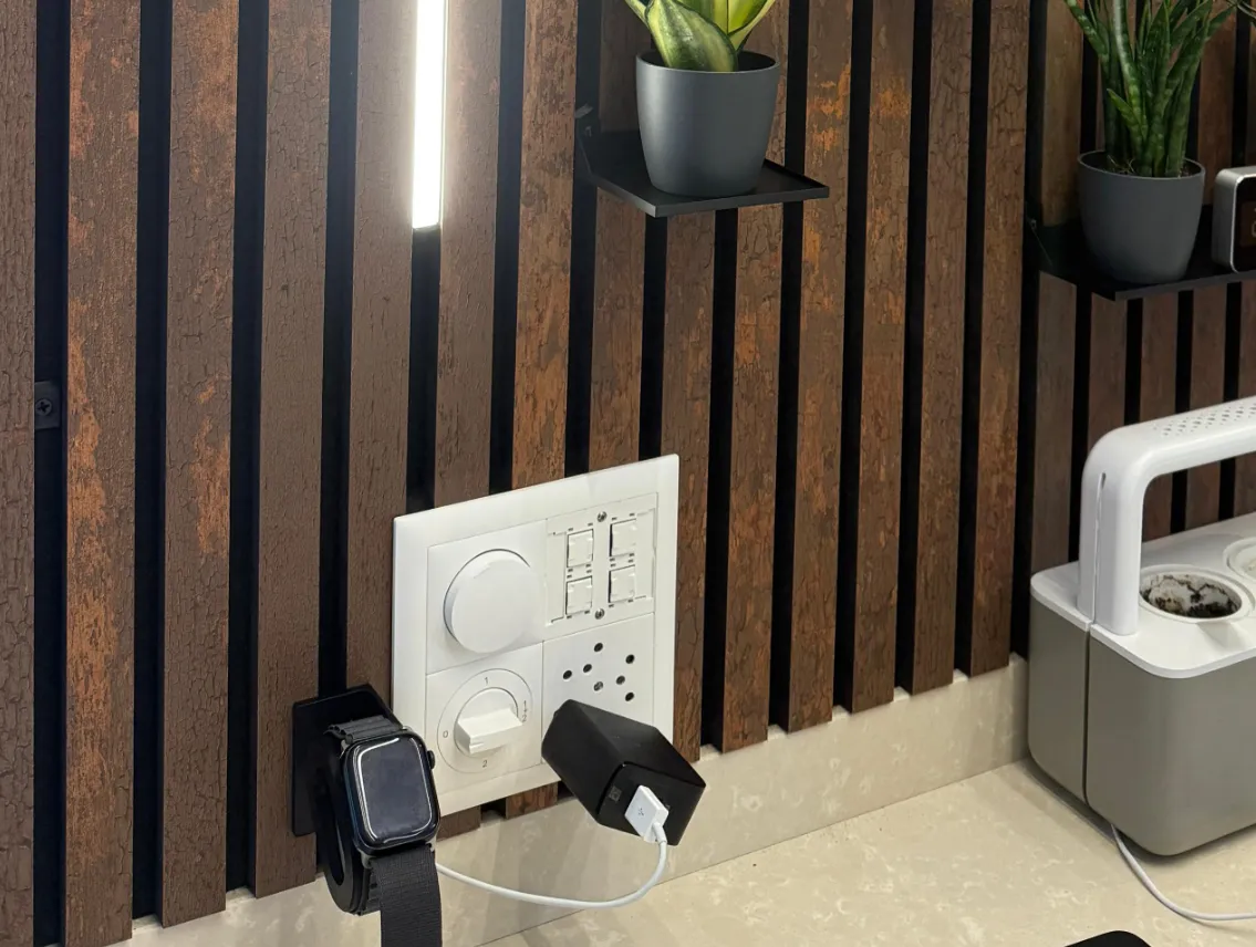 Apple Watch holder for Acoustic Panel e.g. WoodUpp, photo 3 of 3 - Apple Watch holder for Acoustic Panel e.g. WoodUpp Household
