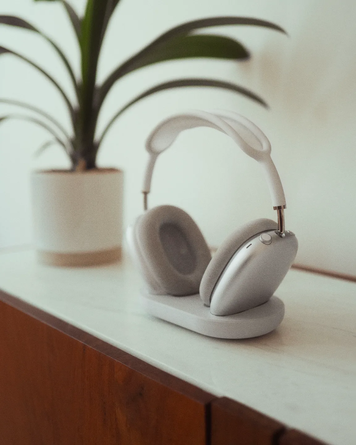 Slim AirPods Max Stand with Sleep Mode V1, photo 2 of 2 - Slim AirPods Max Stand with Sleep Mode V1 Household