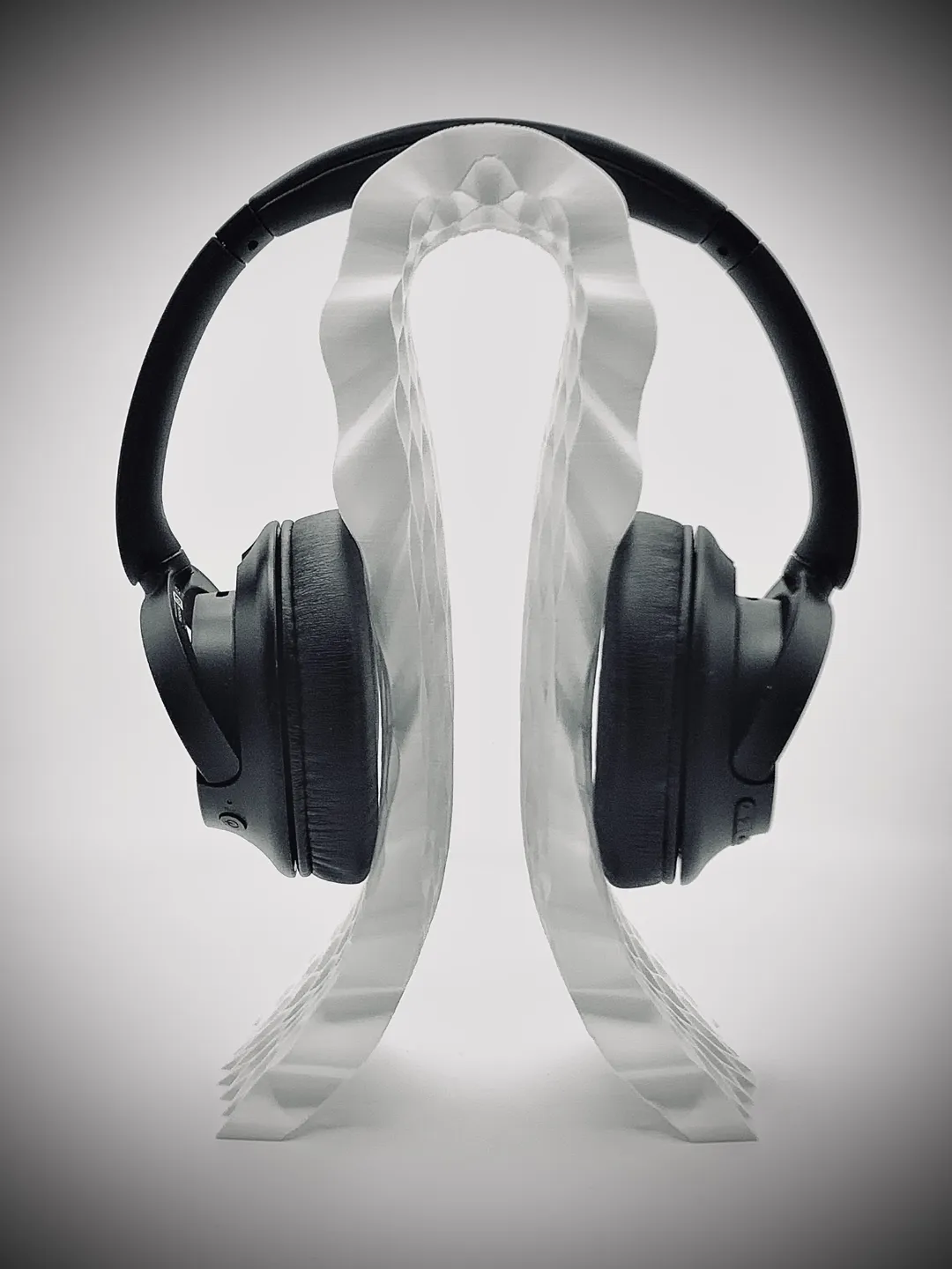 Wavy Headphone Stand, photo 2 of 4 - Wavy Headphone Stand Household