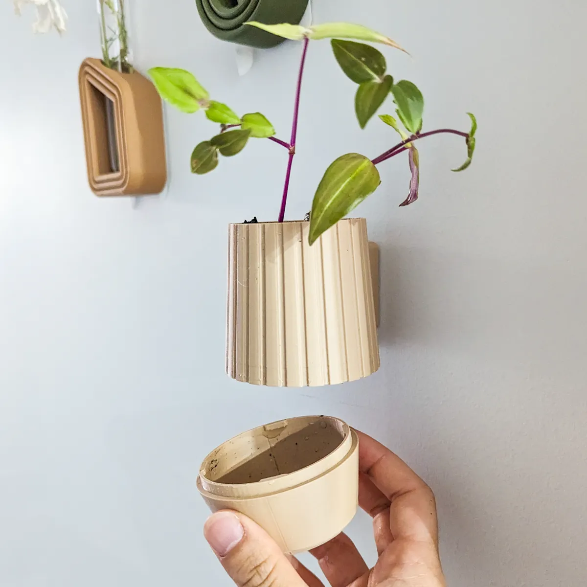 Wall Mounted or Free Standing Planter Pot