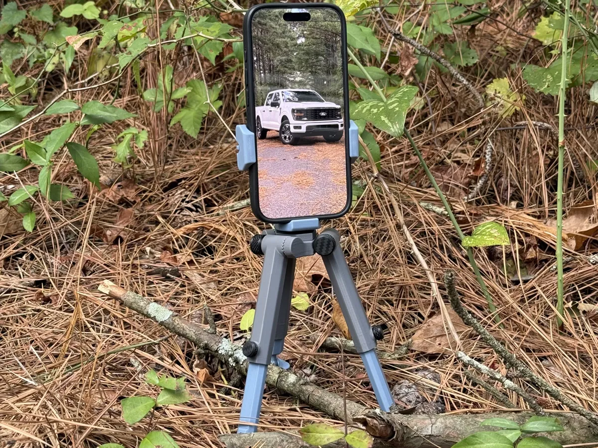 TriStance Telescoping Tripod for Phones, photo 2 of 4 - TriStance Telescoping Tripod for Phones Camera & Photography