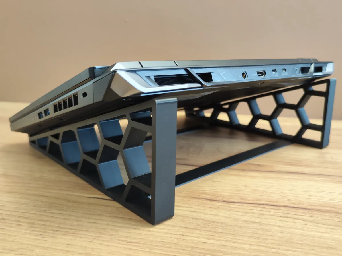 Laptop stand