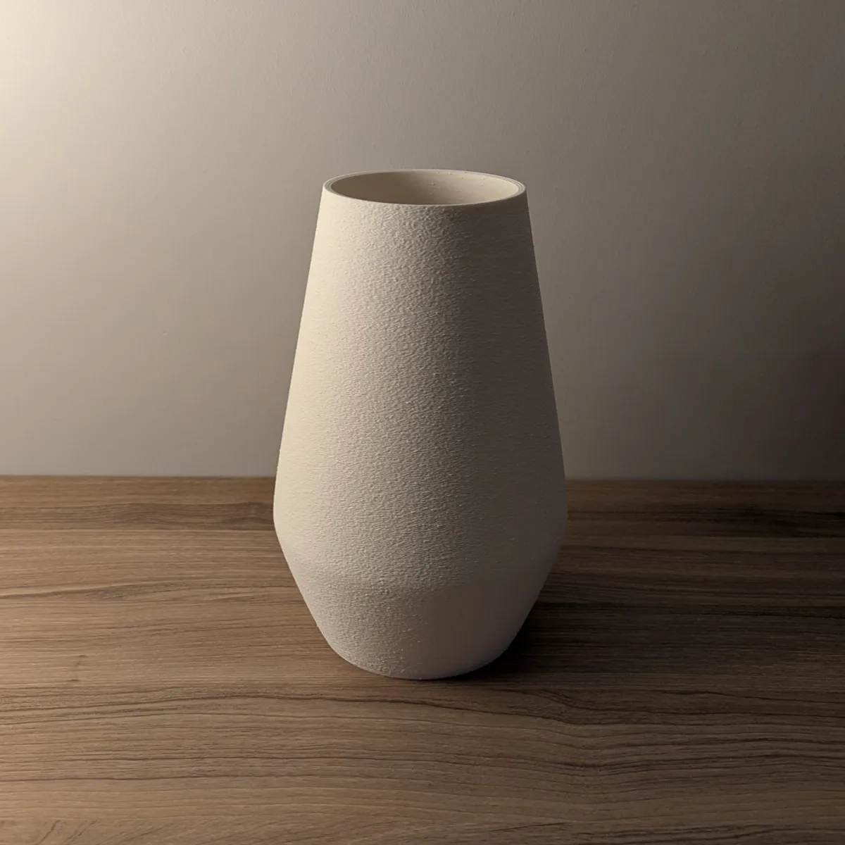 Minimalist tall vase - 25cm, photo 3 of 4 - Minimalist tall vase - 25cm Home Decor Items