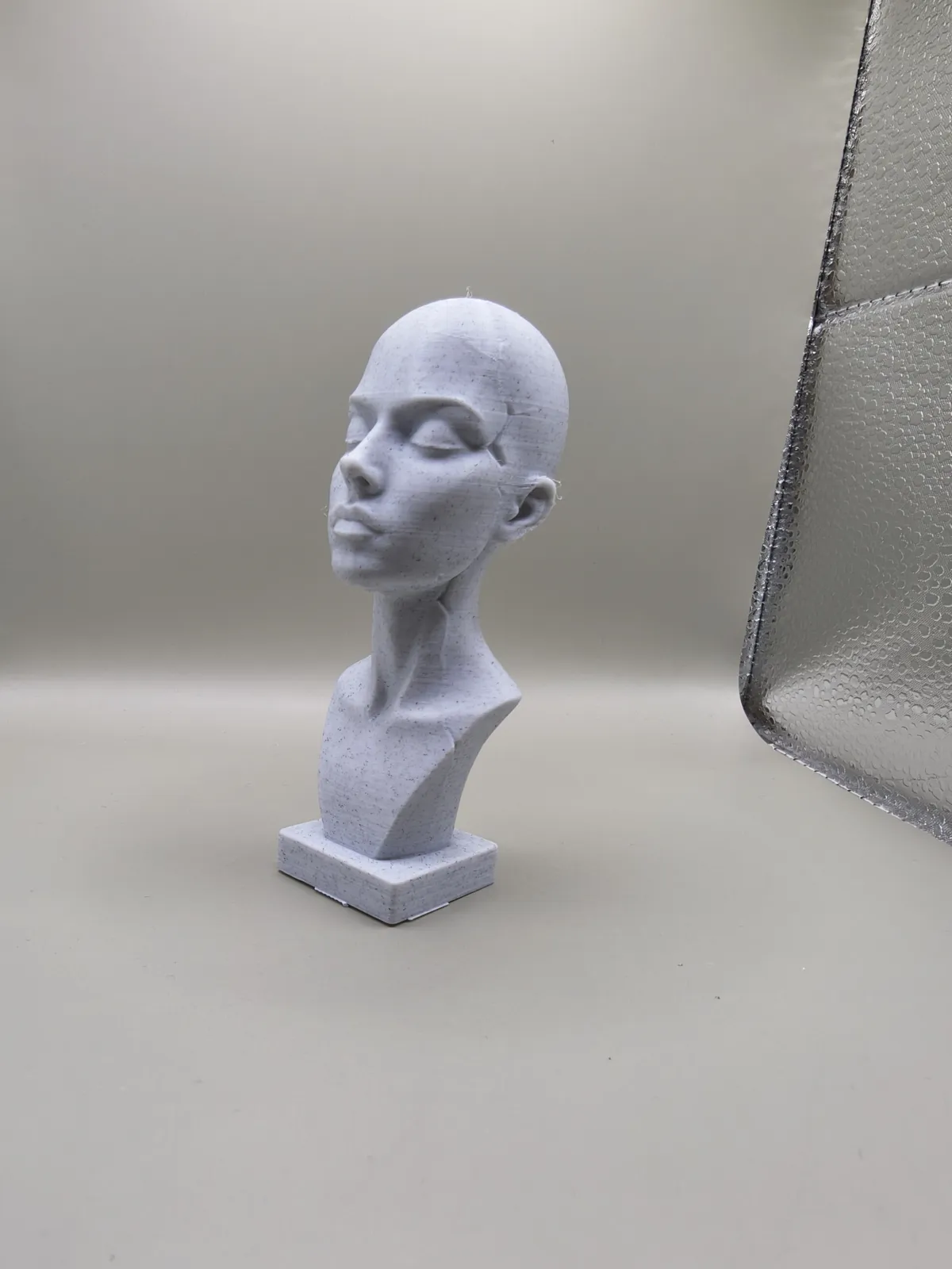 Minimalist Fractured Bust - Modern Sculpture, photo 2 of 4 - Minimalist Fractured Bust - Modern Sculpture Household
