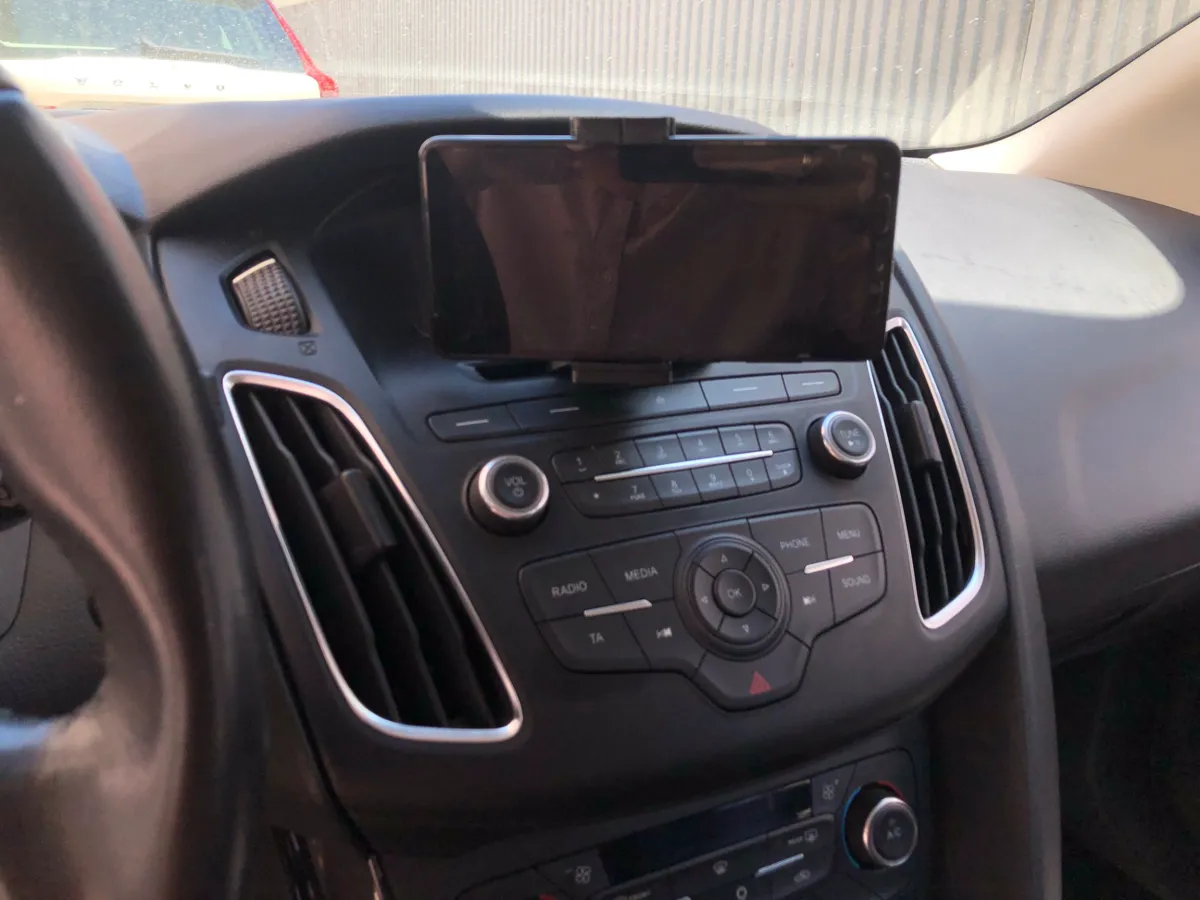 Universal CD Slot Car Phone Holder, photo 2 of 4 - Universal CD Slot Car Phone Holder Tools