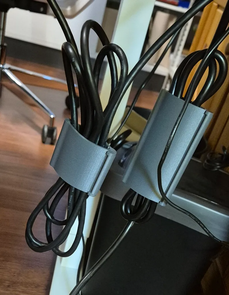 Cable Clamp Clip Channel Duct, photo 3 of 4 - Cable Clamp Clip Channel Duct Mobile & Device Accessories