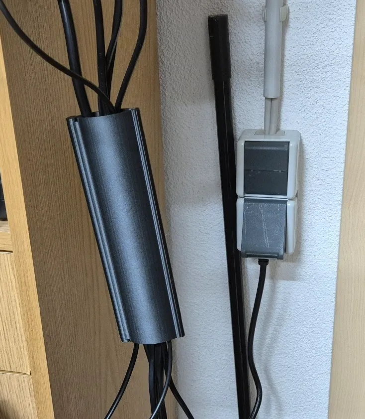 Cable Clamp Clip Channel Duct, photo 4 of 4 - Cable Clamp Clip Channel Duct Mobile & Device Accessories