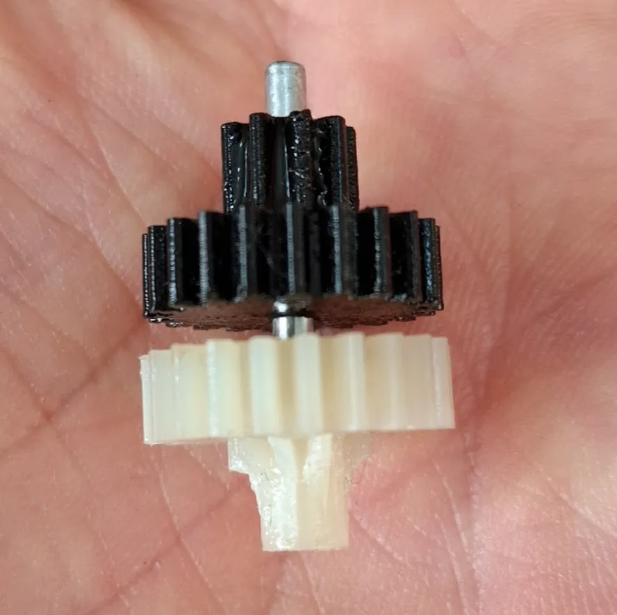 RC toy car double gear, 21x9 teeth, 18x8.5x2.5mm, photo 2 of 3 - RC toy car double gear, 21x9 teeth, 18x8.5x2.5mm Models, RC & Drones