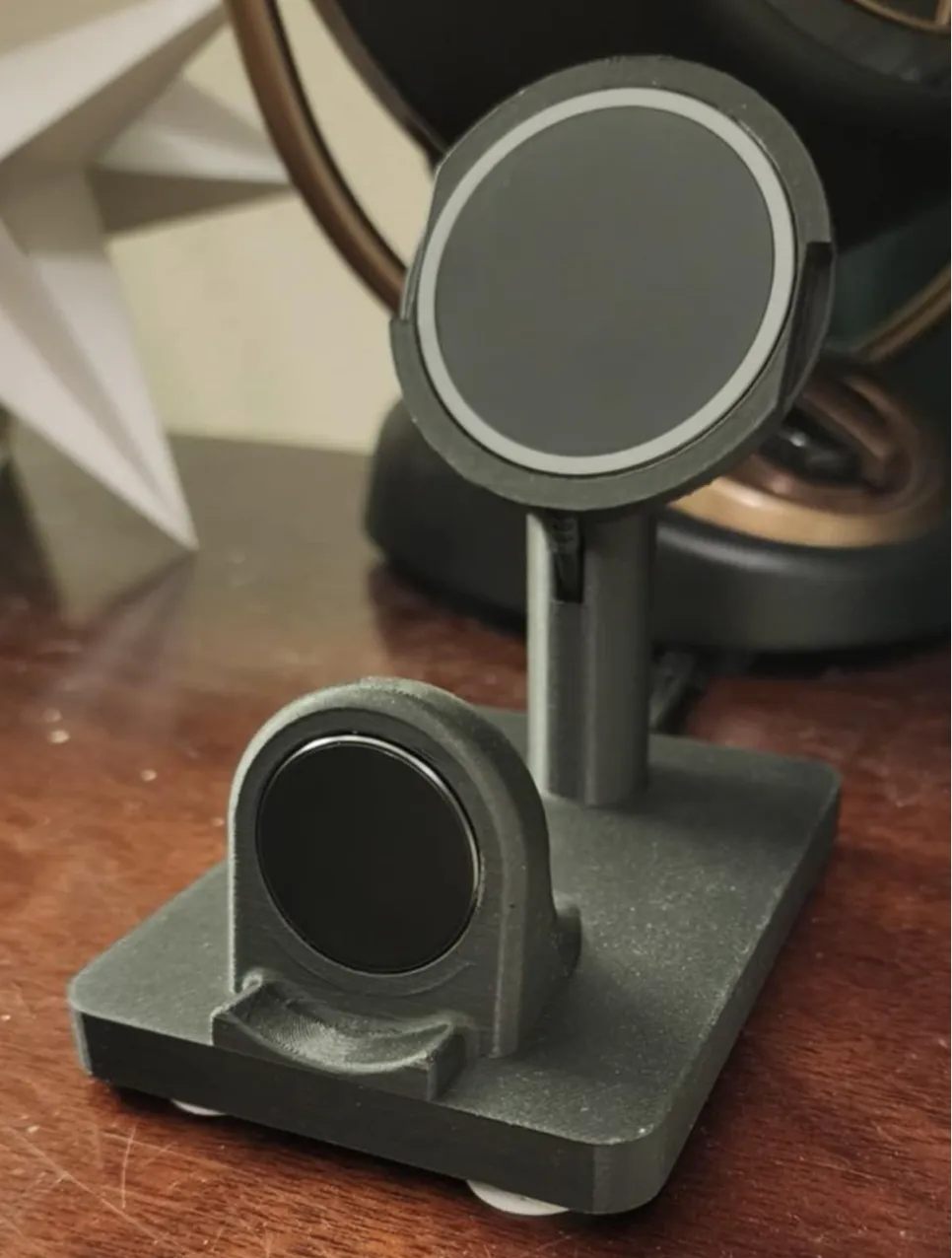 MagSafe Charging Stand for Galaxy Watch - Samsung Galaxy Watch Stands, in stock