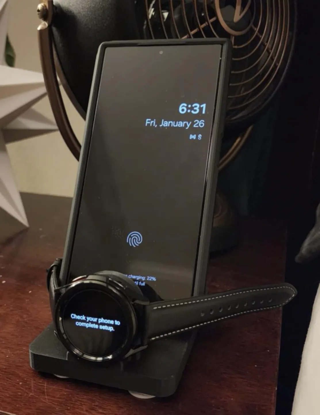 MagSafe Charging Stand for Galaxy Watch, photo 2 of 3 - MagSafe Charging Stand for Galaxy Watch Mobile & Device Accessories