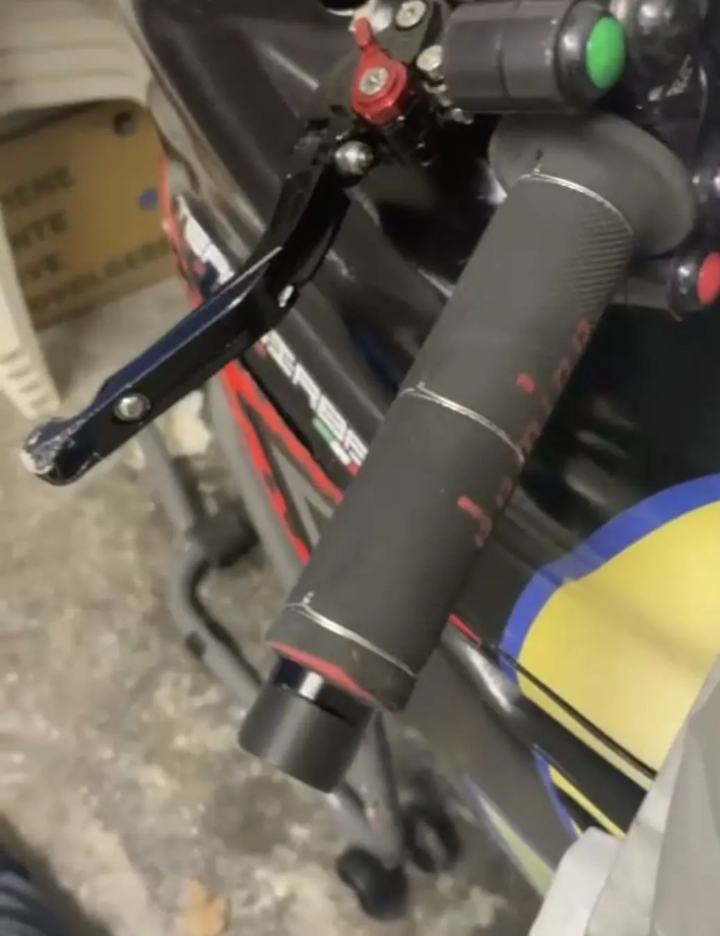 racingbike half-handlebar counterweights, photo 2 of 3 - racingbike half-handlebar counterweights Cycling