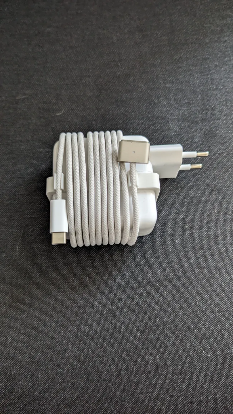 Apple MacBook Power Adapter 70W