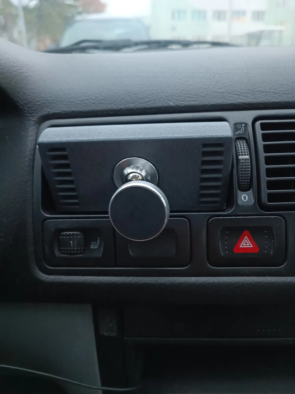 Magnetic phone holder mount for VW Golf IV, photo 2 of 3 - Magnetic phone holder mount for VW Golf IV Hobby & DIY