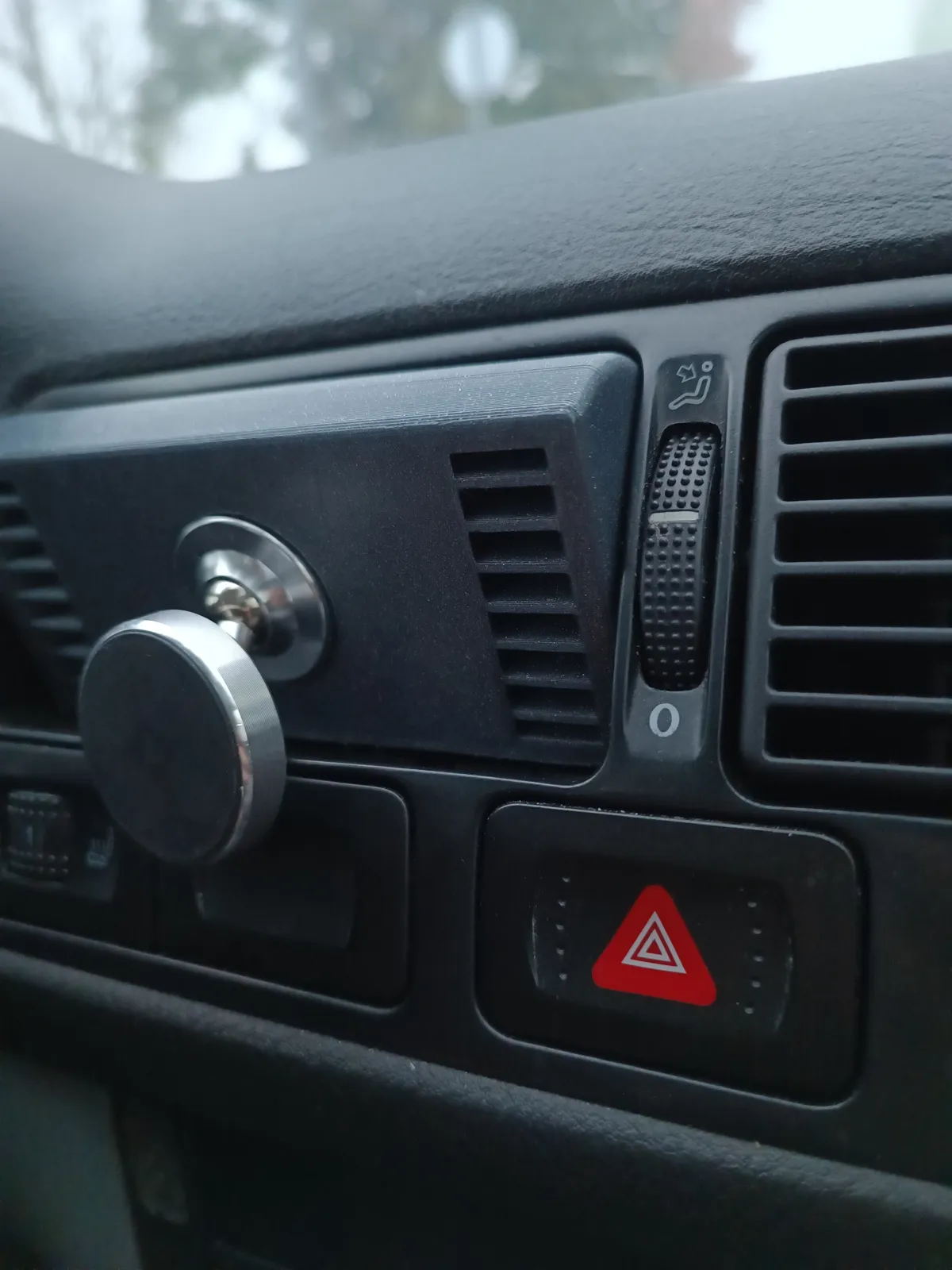 Magnetic phone holder mount for VW Golf IV, photo 3 of 3 - Magnetic phone holder mount for VW Golf IV Hobby & DIY