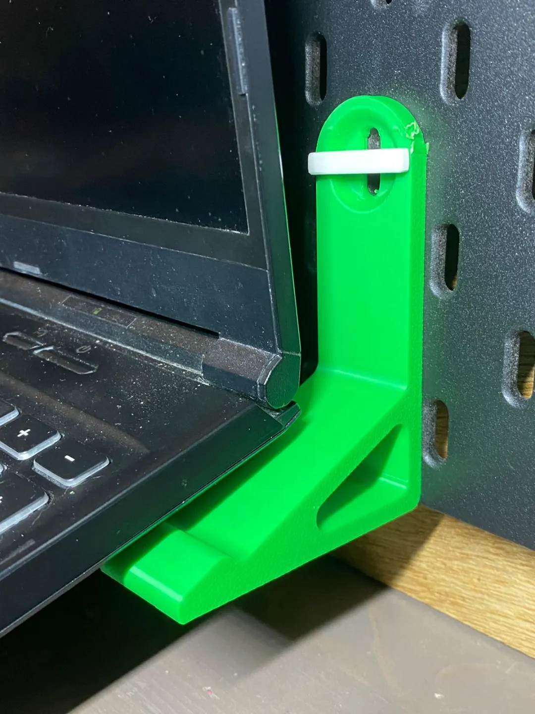 IKEA SKADIS laptop stand, photo 2 of 4 - IKEA SKADIS laptop stand Mobile & Device Accessories