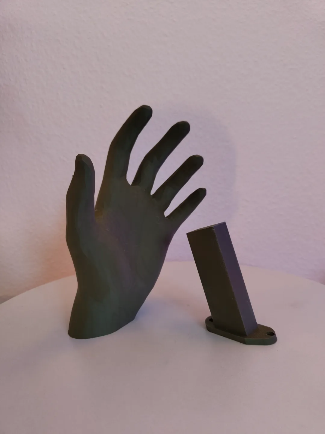 LowPoly Hand Wallmount, photo 3 of 4 - LowPoly Hand Wallmount Jewellery & Accessories