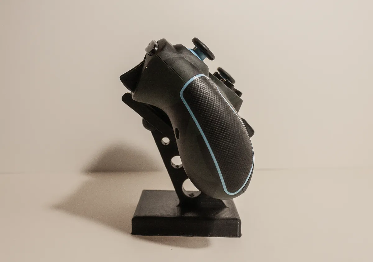 Simple Controller Stand, photo 3 of 4 - Simple Controller Stand Toys & Games