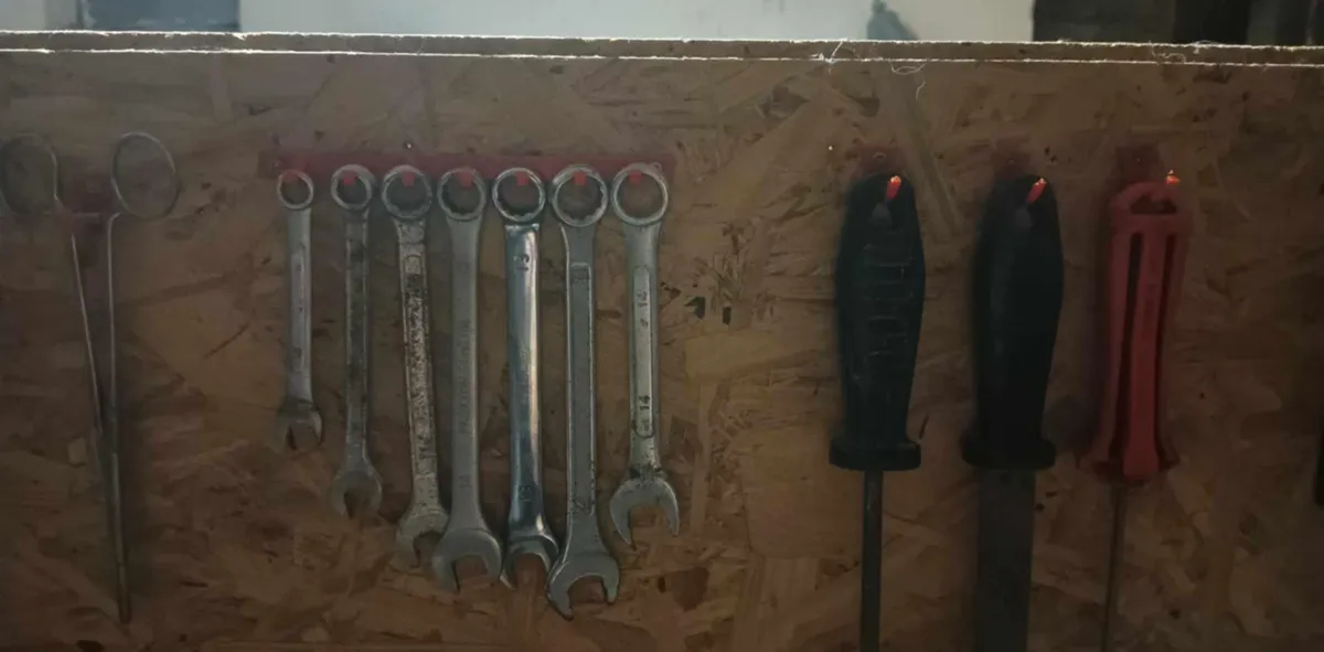 key hanger, photo 4 of 4 - key hanger Tools