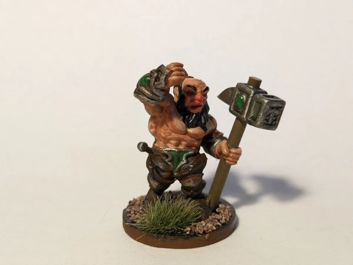 Dwarf with warhammer DnD mini