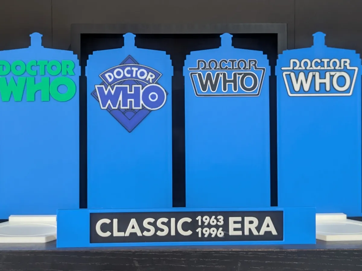Doctor Who Figure Display Stands Set, photo 2 of 4 - Doctor Who Figure Display Stands Set Art