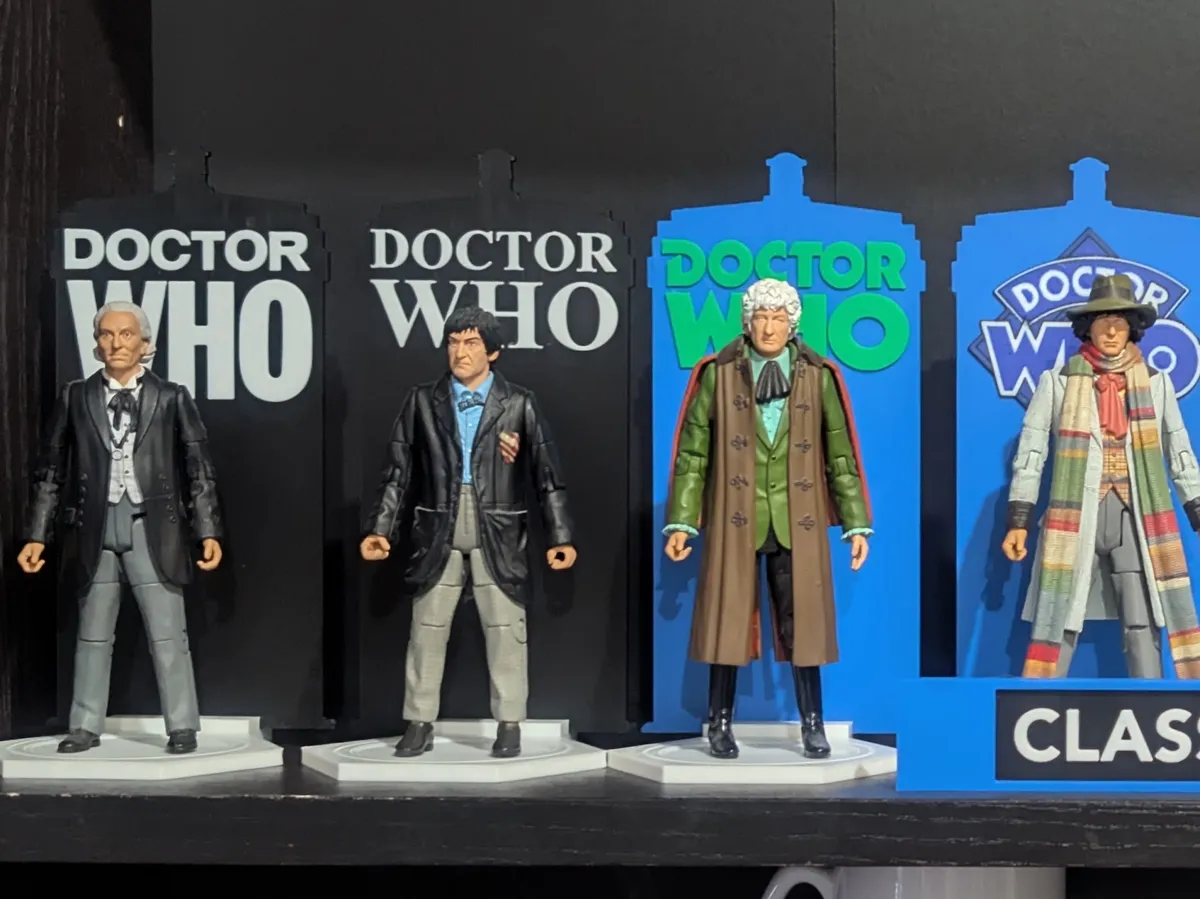 Doctor Who Figure Display Stands Set, photo 3 of 4 - Doctor Who Figure Display Stands Set Art