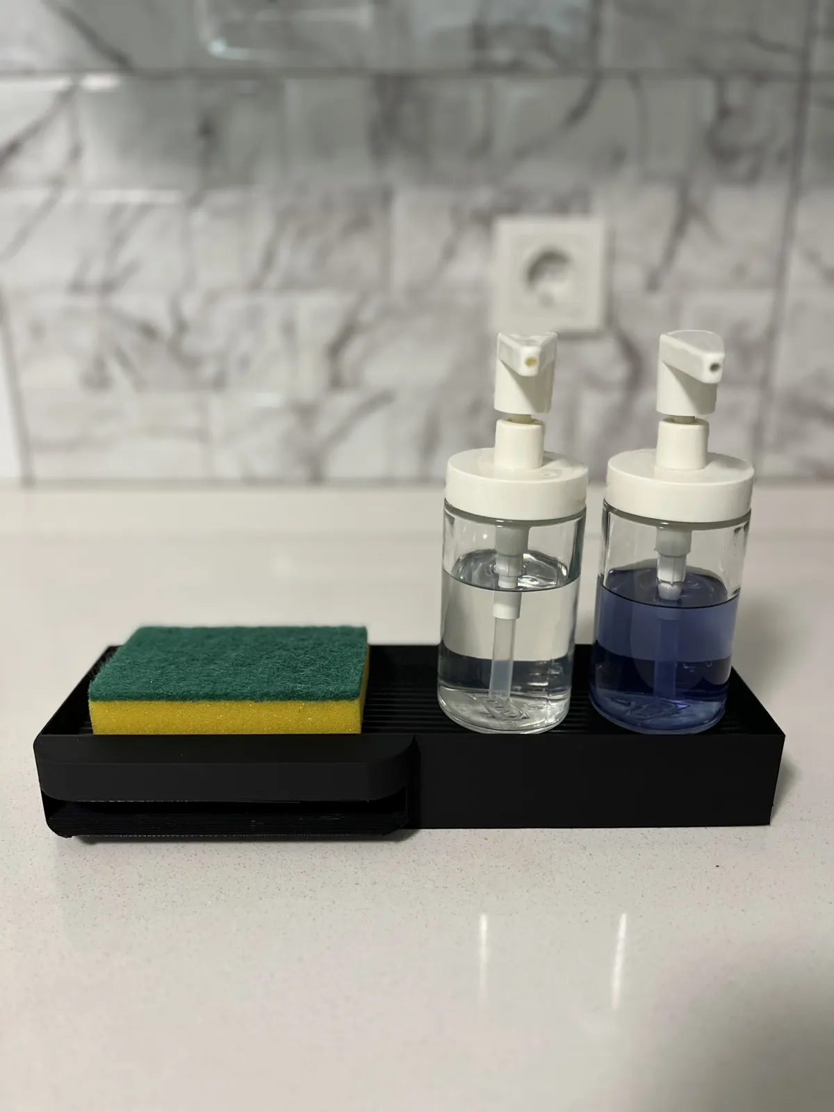 Dish sponge and soap dispenser area(Self draining)