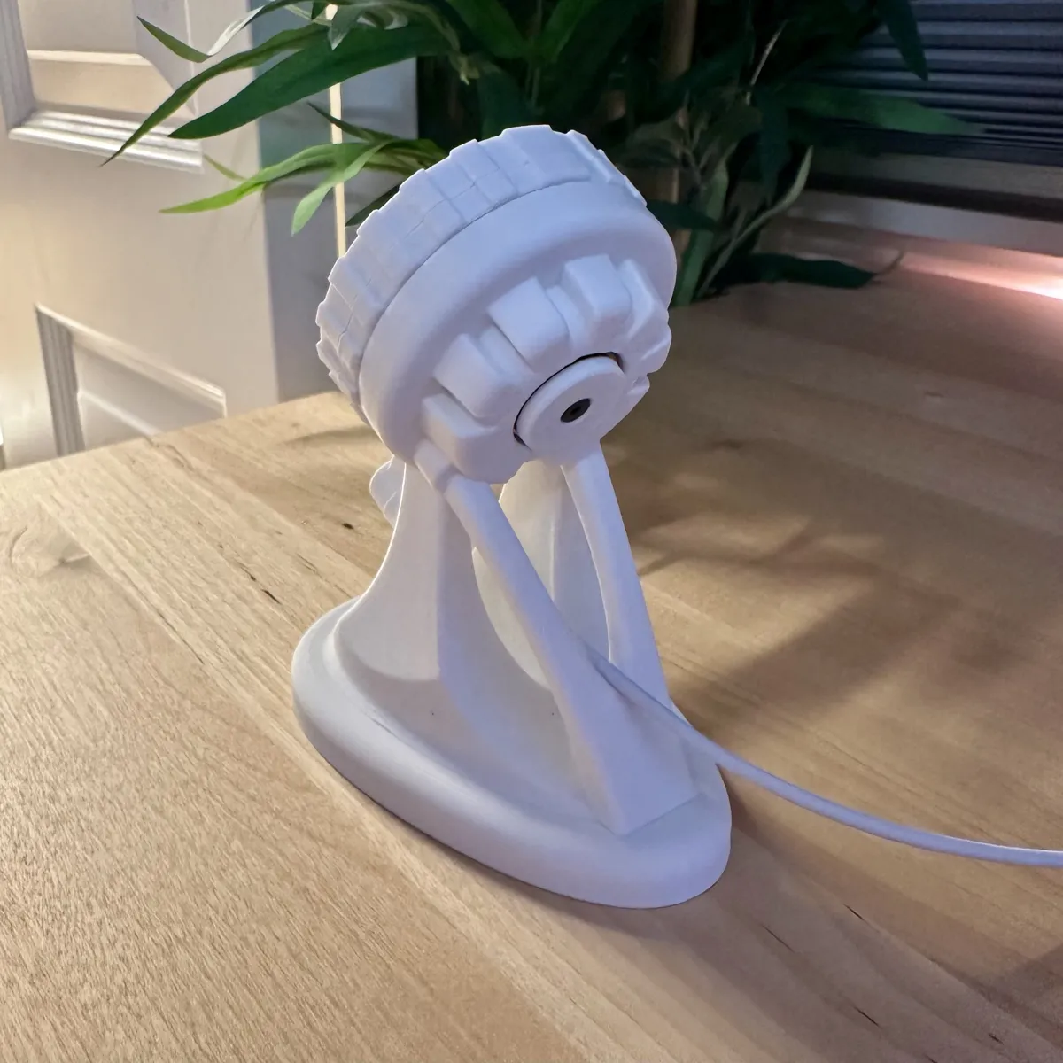 MagSafe Swivel Charging Stand - Office, in stock in India