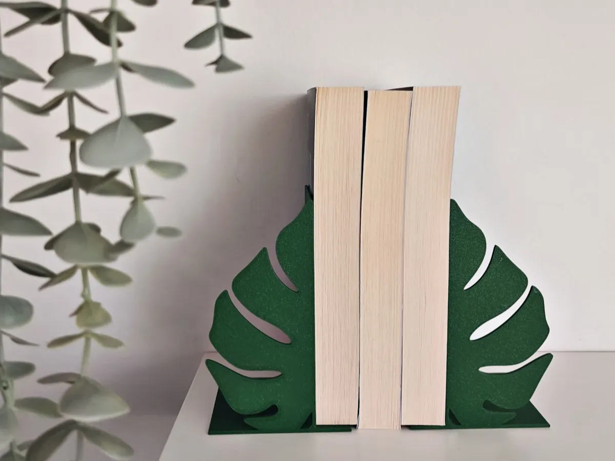 Monstera leaf bookends