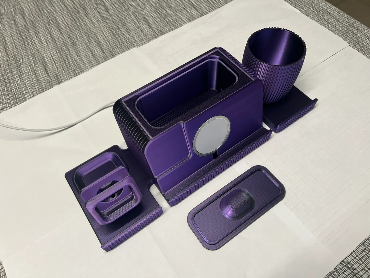 iPhone and Apple Watch Desk Charging Stand, photo 2 of 4 - iPhone and Apple Watch Desk Charging Stand Household