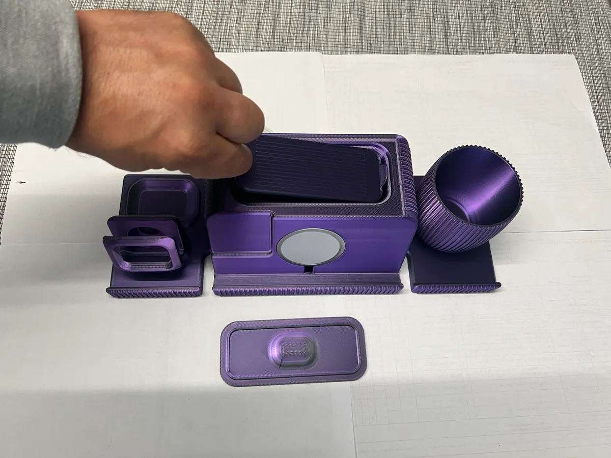 iPhone and Apple Watch Desk Charging Stand, photo 3 of 4 - iPhone and Apple Watch Desk Charging Stand Household