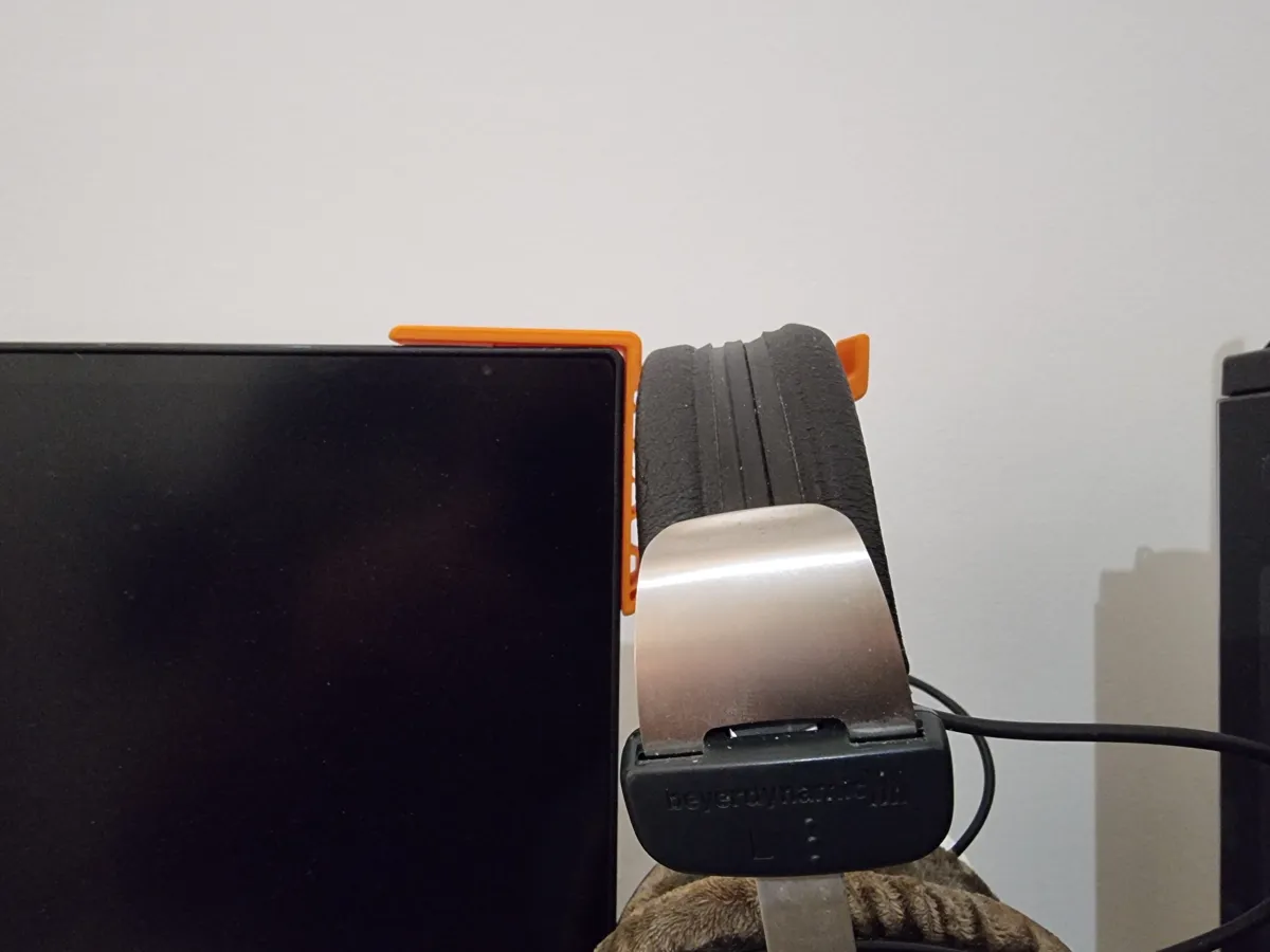 Honeycomb Monitor Headphone Hanger, photo 2 of 2 - Honeycomb Monitor Headphone Hanger Hobby & DIY