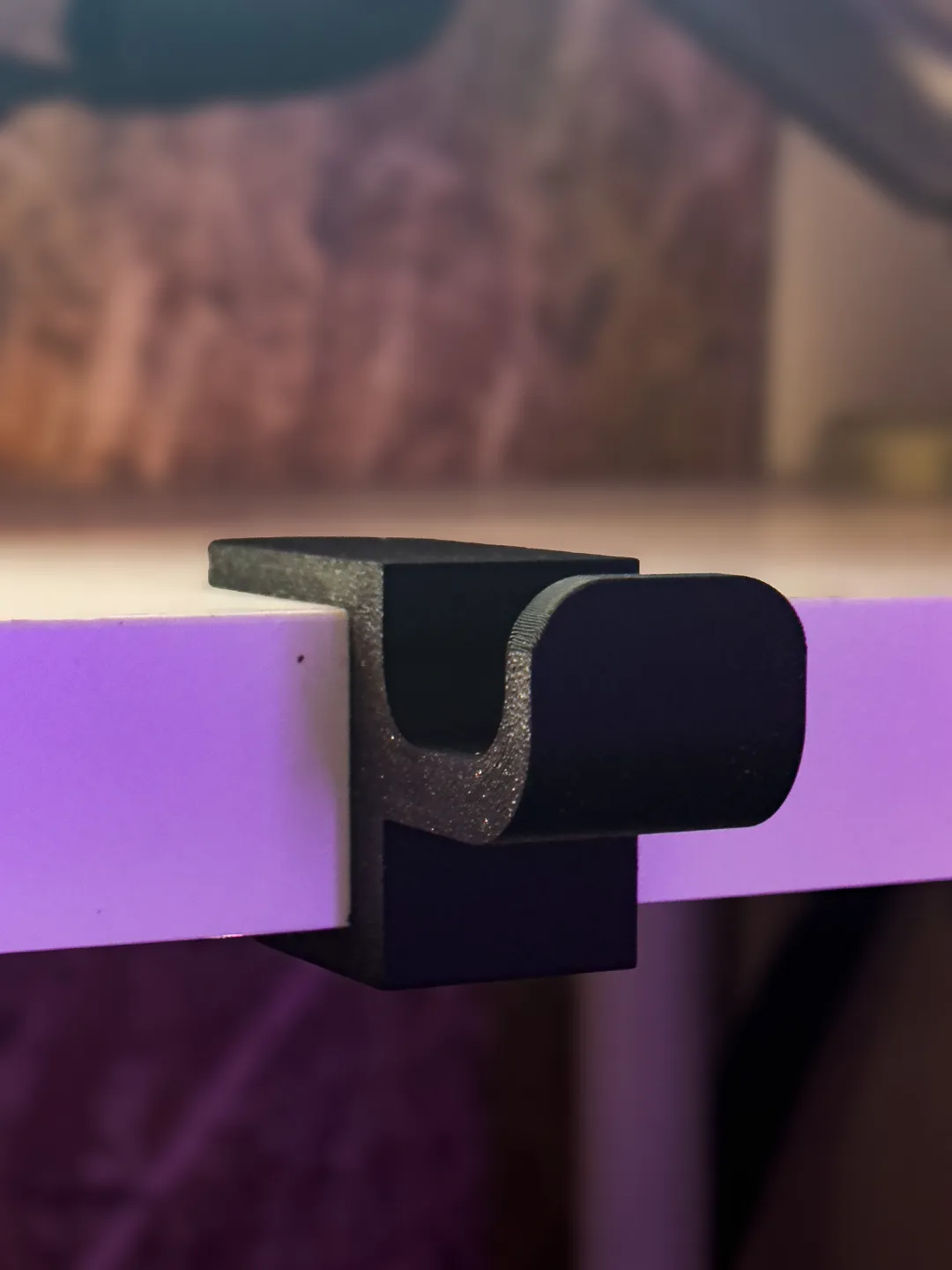Modern IKEA desk headphone holder without screws, photo 3 of 4 - Modern IKEA desk headphone holder without screws Household