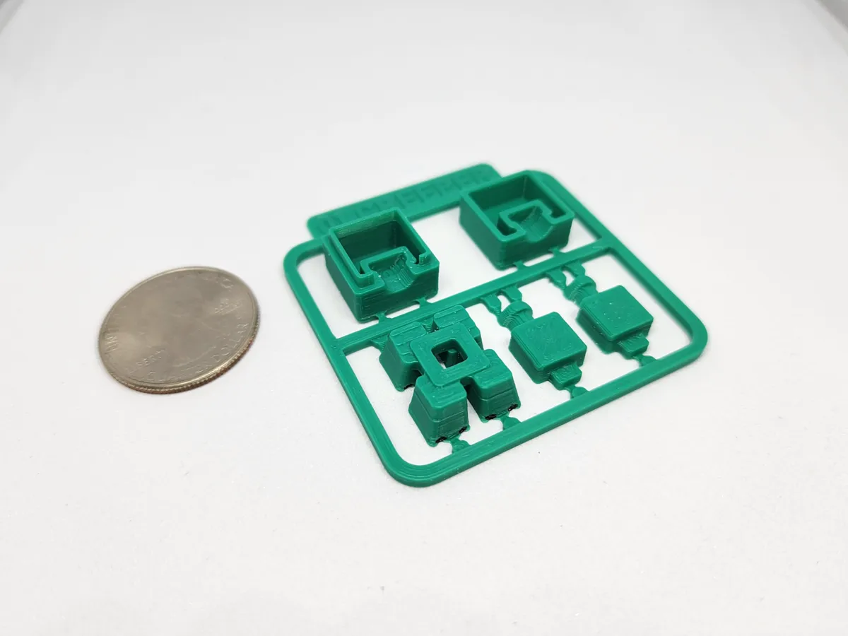 Minecraft-inspire Creeper Mini Figure Kit/Keychain, photo 4 of 4 - Minecraft-inspire Creeper Mini Figure Kit/Keychain Keychains