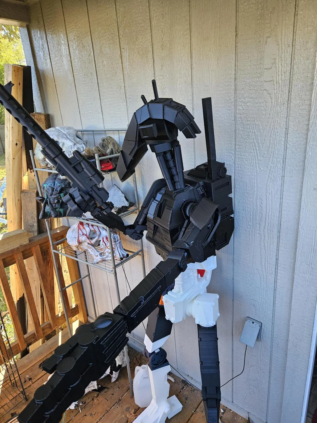 Life-Size STAR WARS B1 Battle Droid, photo 4 of 4 - Life-Size STAR WARS B1 Battle Droid Figurines & Collectibles