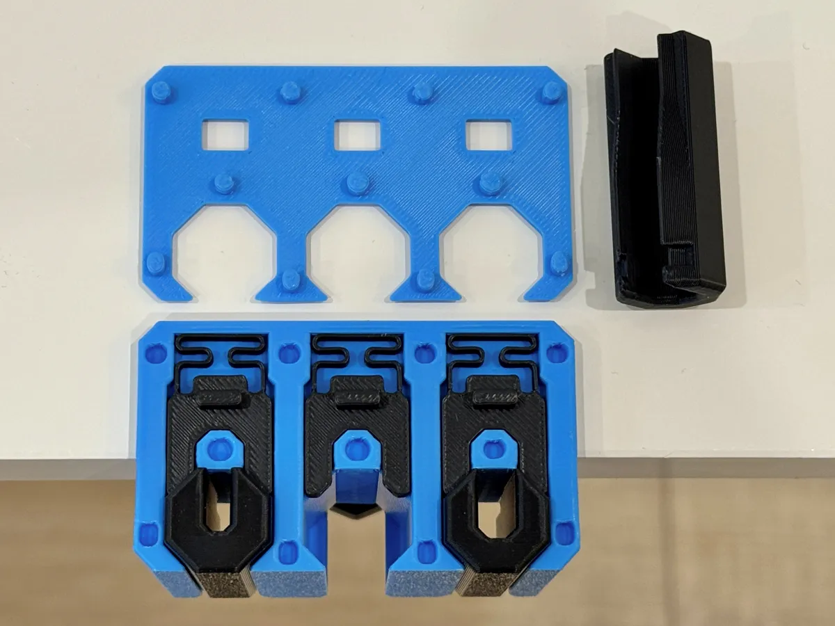 Desk cable holder / cable organizer with clamp, photo 3 of 4 - Desk cable holder / cable organizer with clamp Mobile & Device Accessories