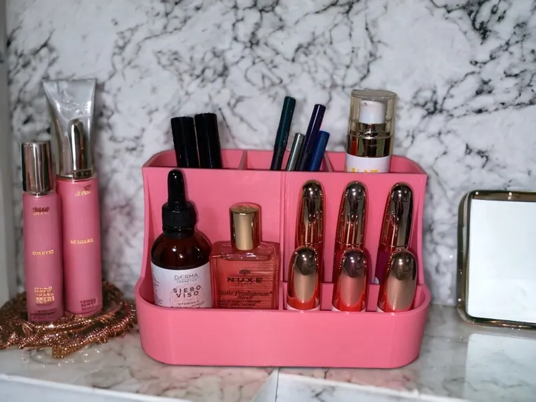 Make up organizer
