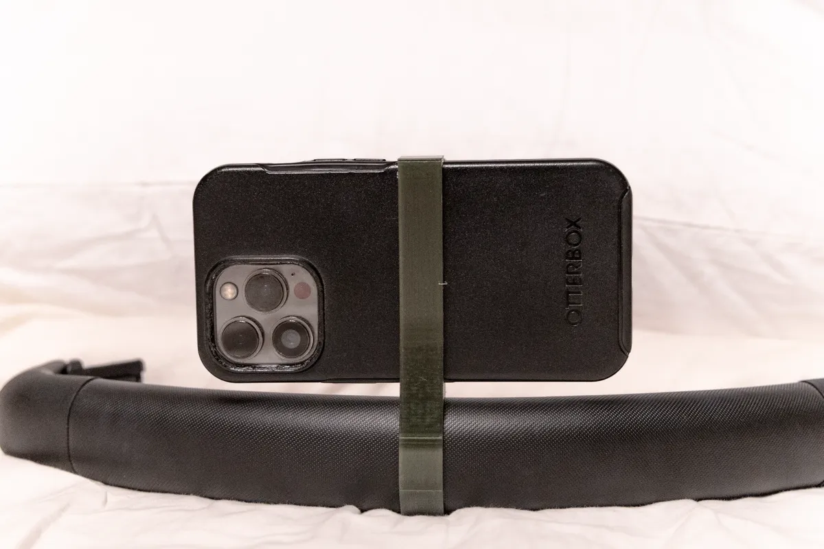 Thule Sleek Stroller Phone Holder, photo 3 of 4 - Thule Sleek Stroller Phone Holder Hobby & DIY