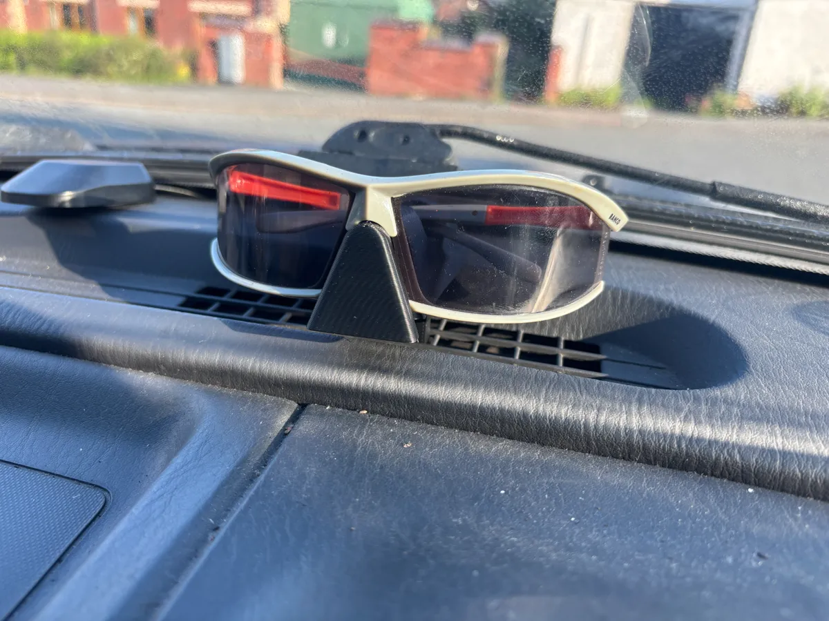 Sunglasses holder Top car vent., photo 3 of 3 - Sunglasses holder Top car vent. Car & Vehicle