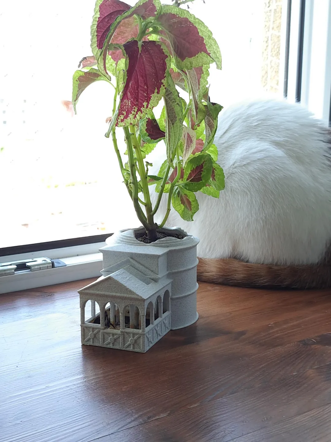 Roman Pantheon inspired Self-watering planter, photo 4 of 4 - Roman Pantheon inspired Self-watering planter Garden & Outdoor
