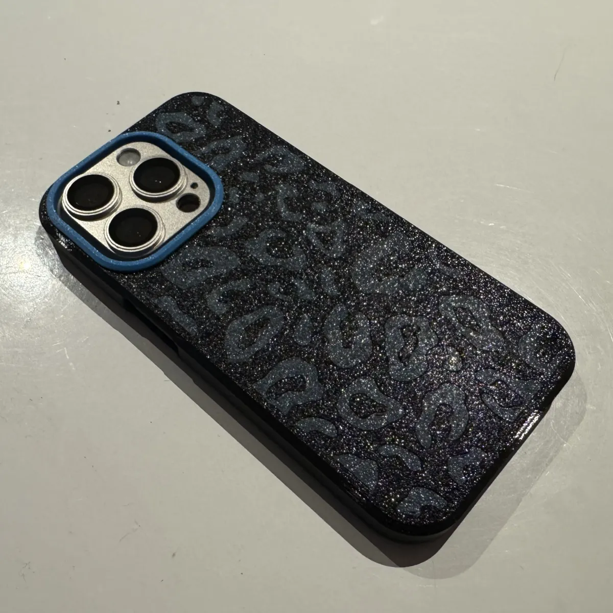 iPhone 15 Pro Leopard MagSafe Case, photo 3 of 4 - iPhone 15 Pro Leopard MagSafe Case Fashion