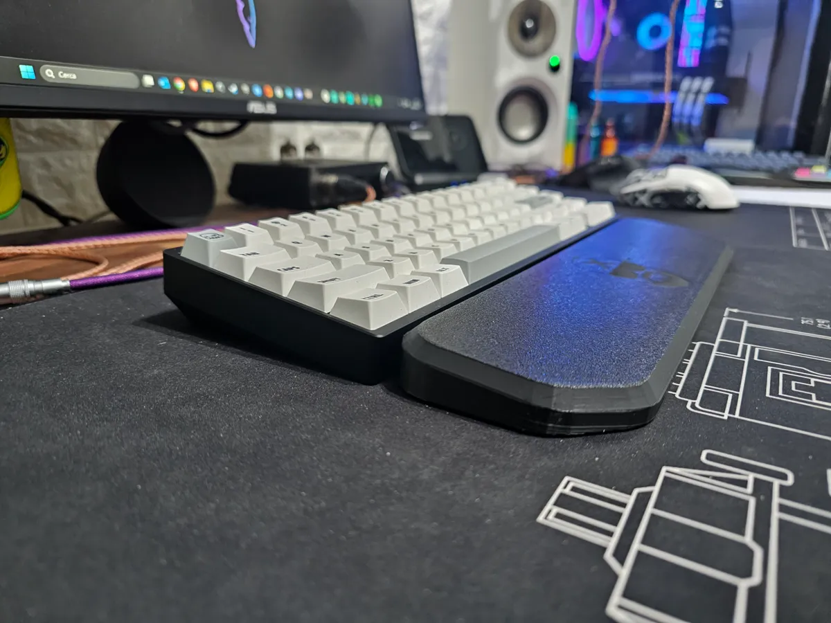 Wrist rest 65% (310mm), photo 4 of 4 - Wrist rest 65% (310mm) Mobile & Device Accessories