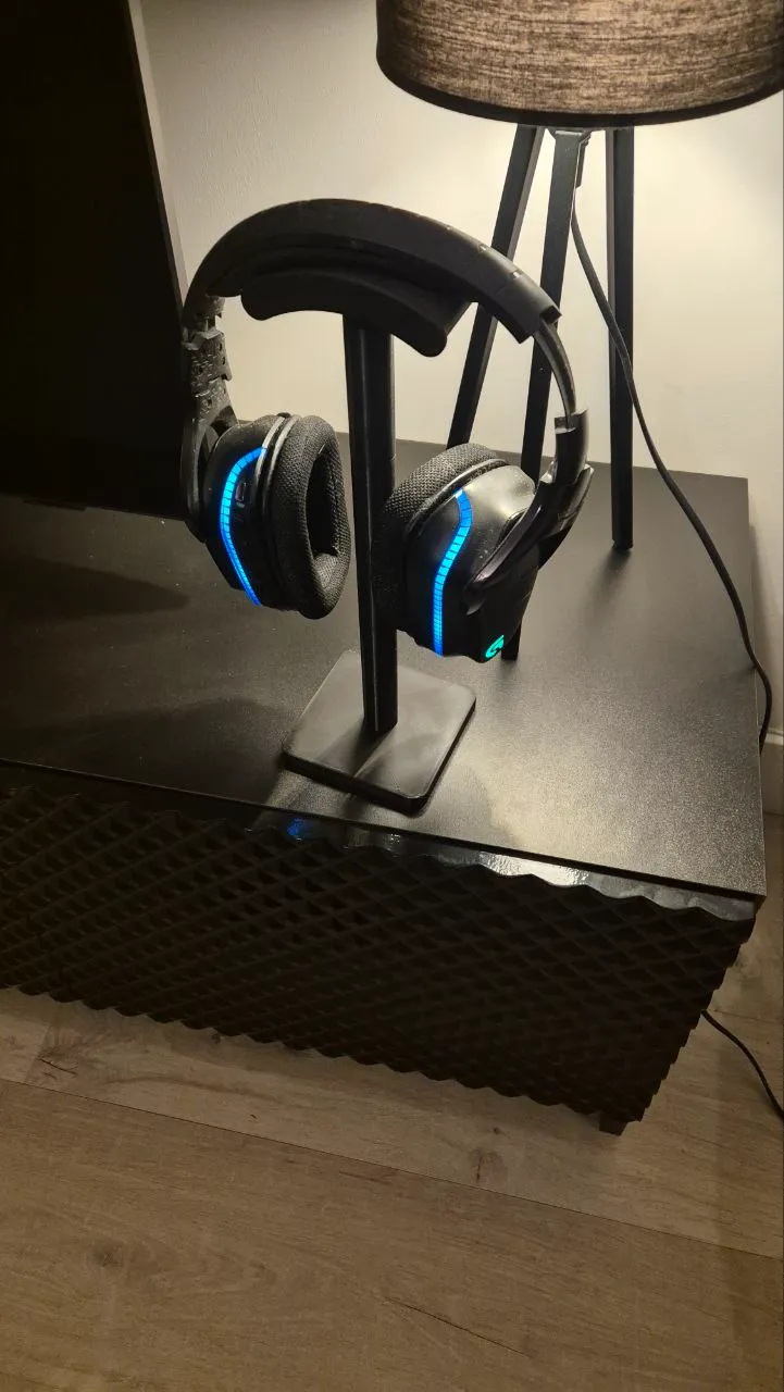 Headphone stand, photo 3 of 4 - Headphone stand Household