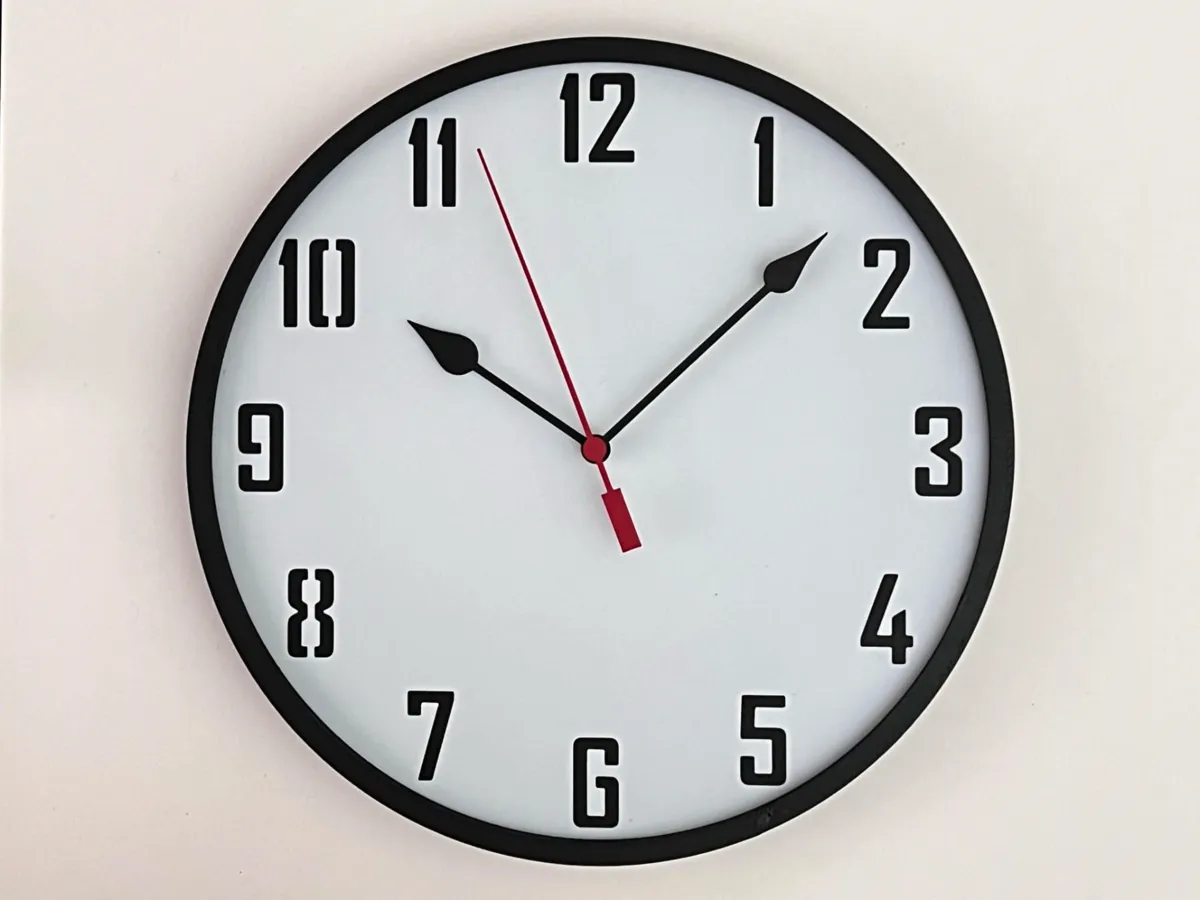 Customizable Clock Simple Pick Your Color and Font