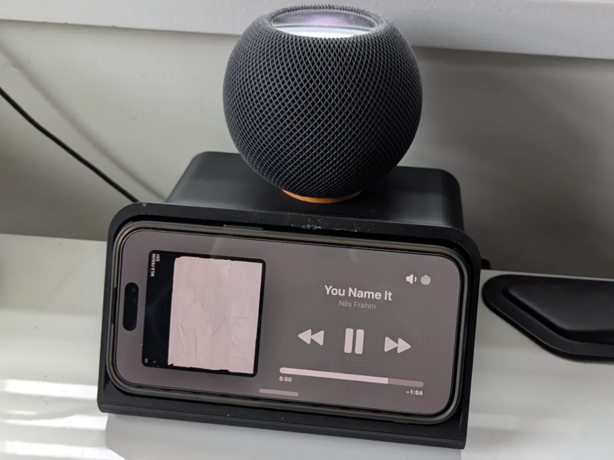 iPhone 13-16 Dock (optional HomePod Mini Dock)