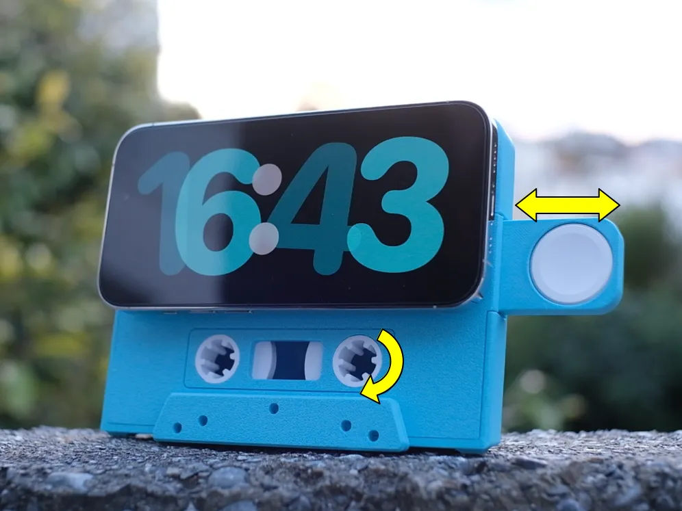 Retro Cassette MagSafe Stand