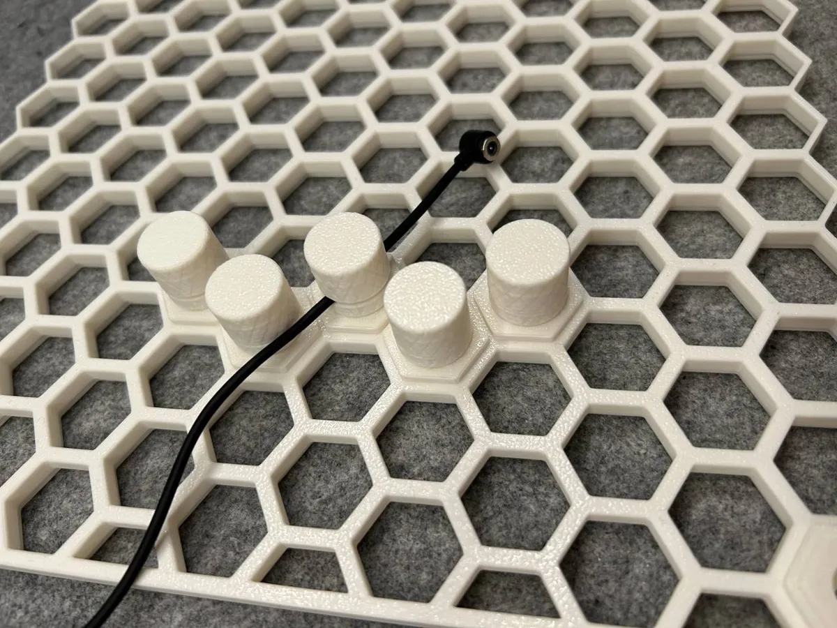 Honeycomb HSW Magnetic Cable Holder/Clip/Mount, photo 4 of 4 - Honeycomb HSW Magnetic Cable Holder/Clip/Mount Mobile & Device Accessories