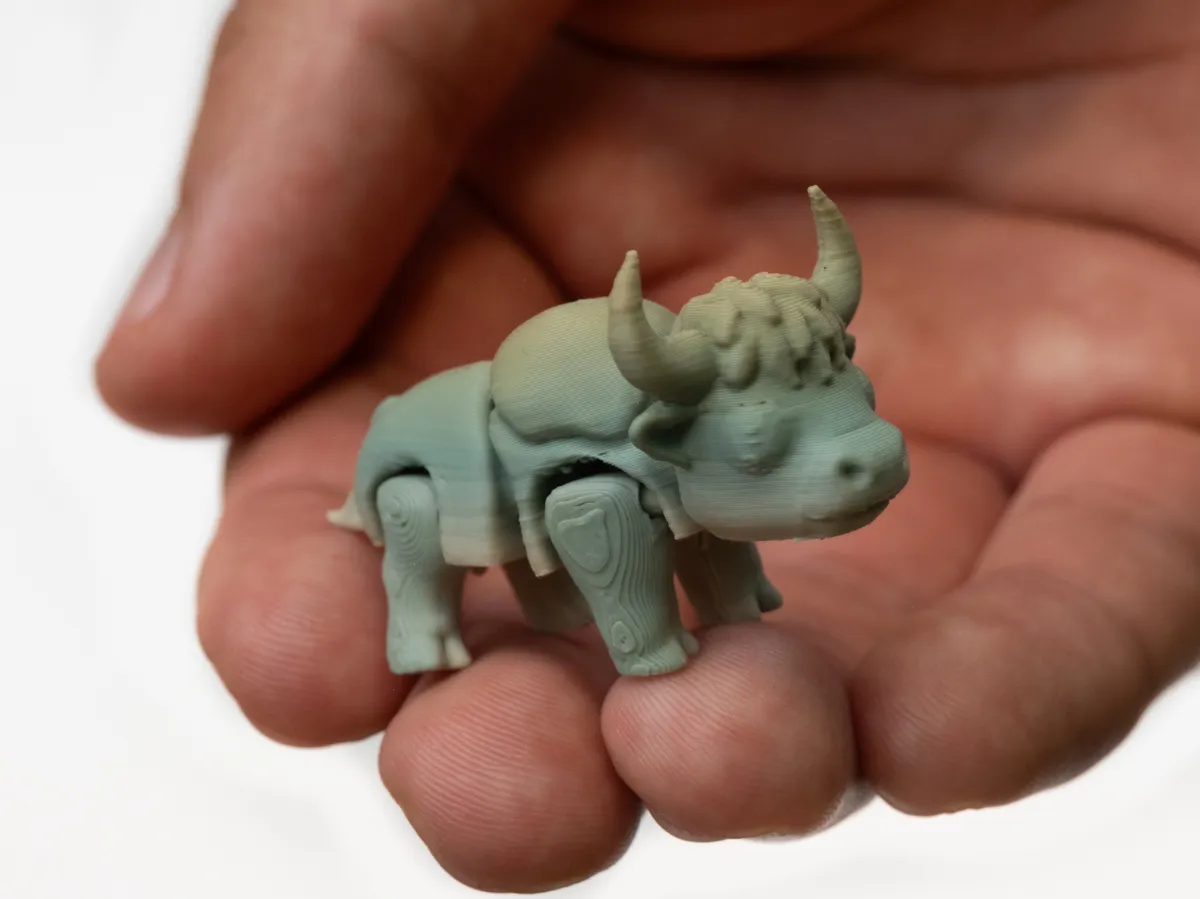 Flexi bull, photo 3 of 4 - Flexi bull Miniatures